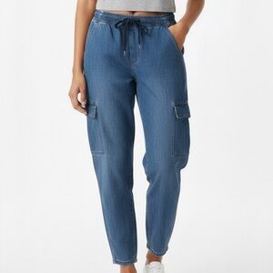 ARIZONA Women’s Blue Cargo Pants with elasticated waist. Size M